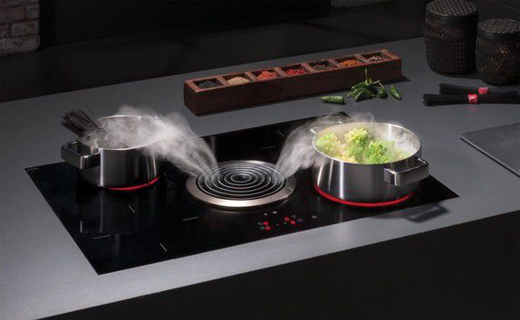 Tout sur la table de cuisson aspirante : la plaque de cuisson à induction  avec hotte intégrée